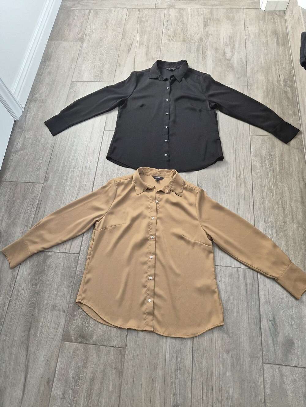 Banana Republic 2 Classic Button-Up Shirt - Black and Camel
